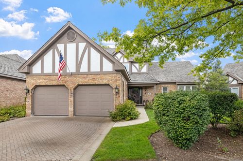 55 Chesterfield Ct, Burr Ridge, IL, 60527-7932 | Card Image