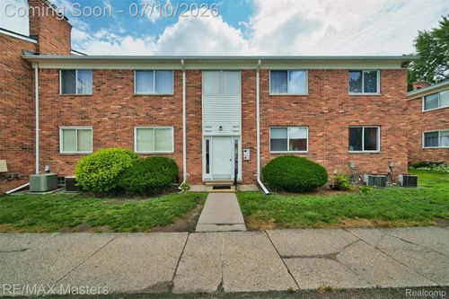 606-29606 Hoover Rd, Warren, MI, 48093-3417 | Card Image