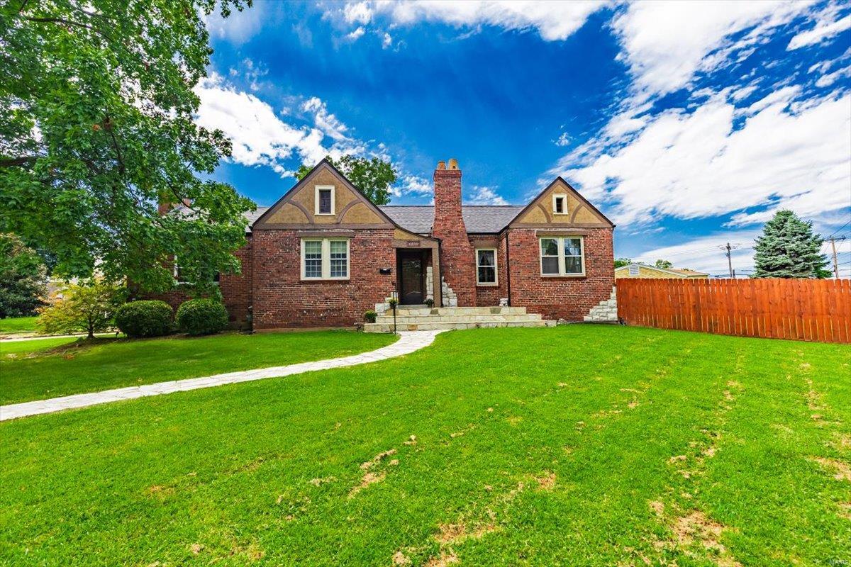 Heege Rd, Saint Louis, MO 63123