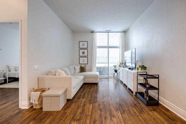 103 - 5 Emerald Lane, Condo with 1 bedrooms, 1 bathrooms and 1 parking in Thornhill ON | Image 6