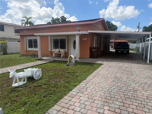962 E 19th St, Hialeah, FL, 33013-4213 | Card Image
