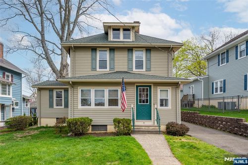 11 Oak Grove Rd, Caldwell, NJ, 07006-6013 | Card Image