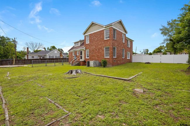 1405 Mockingbird Ln, House other with 4 bedrooms, 2 bathrooms and null parking in Tyler TX | Image 34