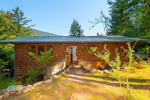 368 Eagles Nest Rd, Bowen Island, BC, V0N1G1 | Card Image