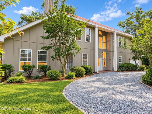 255 Pine Ridge Dr, Waveland, MS, 39576-3929 | Card Image