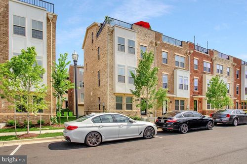 2809 Battersea Lake Loop, HYATTSVILLE, MD, 20782-4067 | Card Image