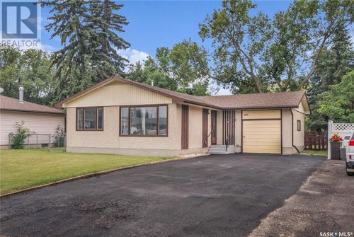 403 5th Ave E, Watrous, SK, S0K4T0 | Card Image