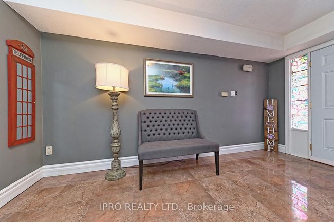 40 Stornwood Crt, Condo with 3 bedrooms, 3 bathrooms and 1 parking in Brampton ON | Image 5