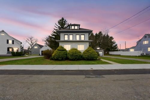 111 Kanouse St, Boonton Twp, NJ, 07005-2215 | Card Image