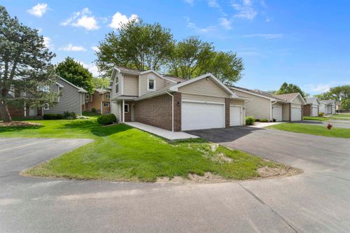 314 Castle Oaks Xing, WAUNAKEE, WI, 53597-1417 | Card Image