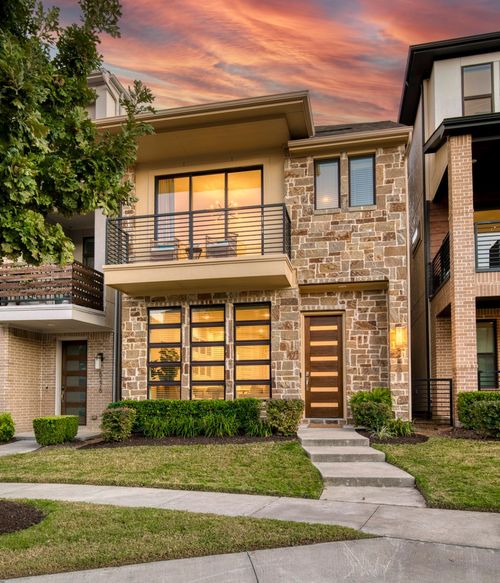 8270 Nunley Ln, Dallas, TX, 75231-4628 | Card Image