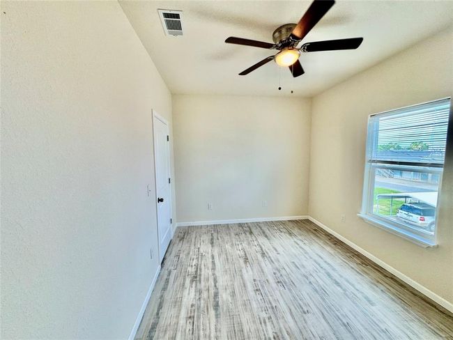 18 Edgewater St, House other with 3 bedrooms, 2 bathrooms and 2 parking in Hitchcock TX | Image 21