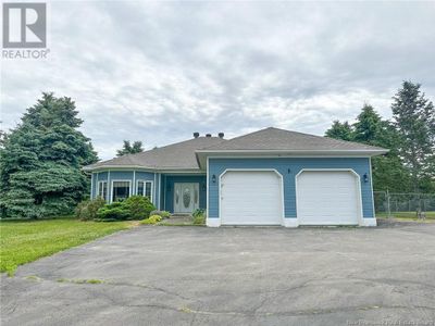 17 Macdonald Rd, House other with 4 bedrooms, 6 bathrooms and null parking in Upper Woodstock NB | Image 2