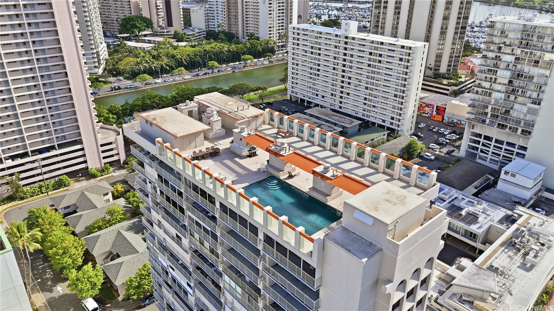 Residential in Honolulu 2