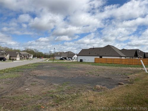 2036 E 129th Pl S, Jenks, OK, 74037-3834 | Card Image