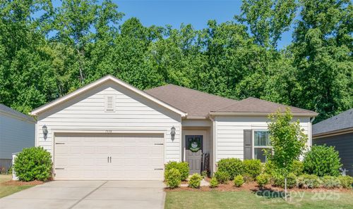 7530 Porrera St, Charlotte, NC, 28214-8146 | Card Image