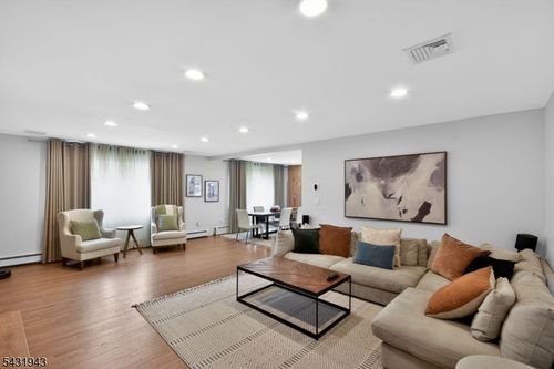 6 Willow Way, Florham Park, NJ, 07932-1704 | Card Image
