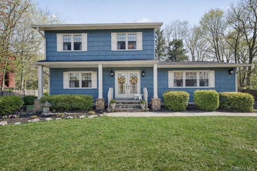 22 Thompson Dr, Washingtonville, NY, 10992-1808 | Card Image