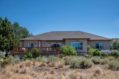 1061 Trail Creek Dr, Redmond, OR, 97756-7101 | Card Image
