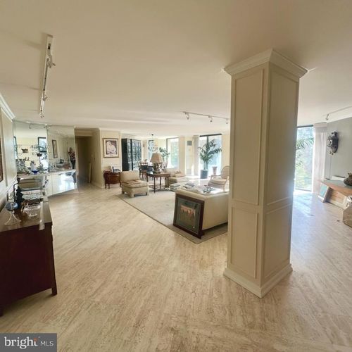 apt-c61-8302 Old York Rd, ELKINS PARK, PA, 19027-1572 | Card Image