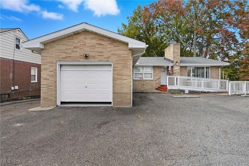 1534 Brittain Rd, Akron, OH, 44310-2738 | Card Image