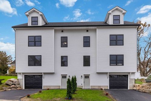 11-11 York St, Haverhill, MA, 01830-4935 | Card Image