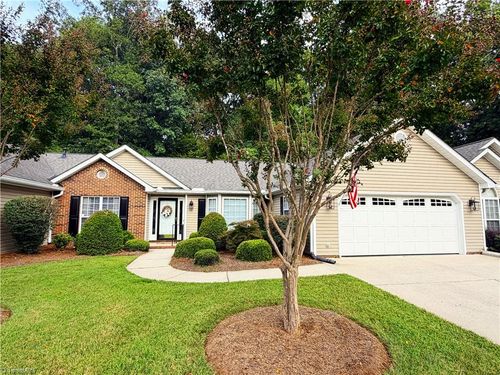 313 Quarterpath Ln, Jamestown, NC, 27282-8625 | Card Image