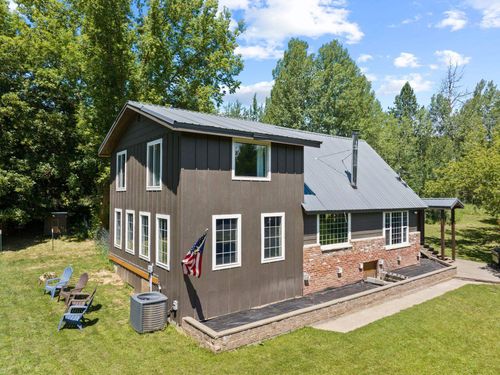 12 Country Ln, Newport, WA, 99156-9628 | Card Image