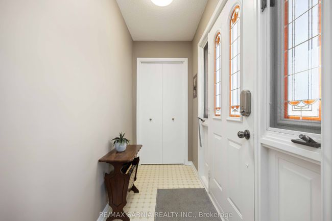 15 Eureka St, House other with 3 bedrooms, 2 bathrooms and 3 parking in Forest ON | Image 5