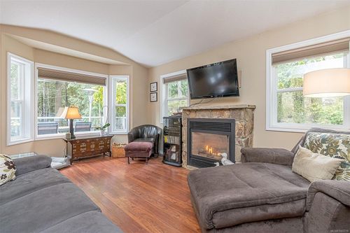 350 Dogwood Dr, Ladysmith, BC, V9G1T6 | Card Image