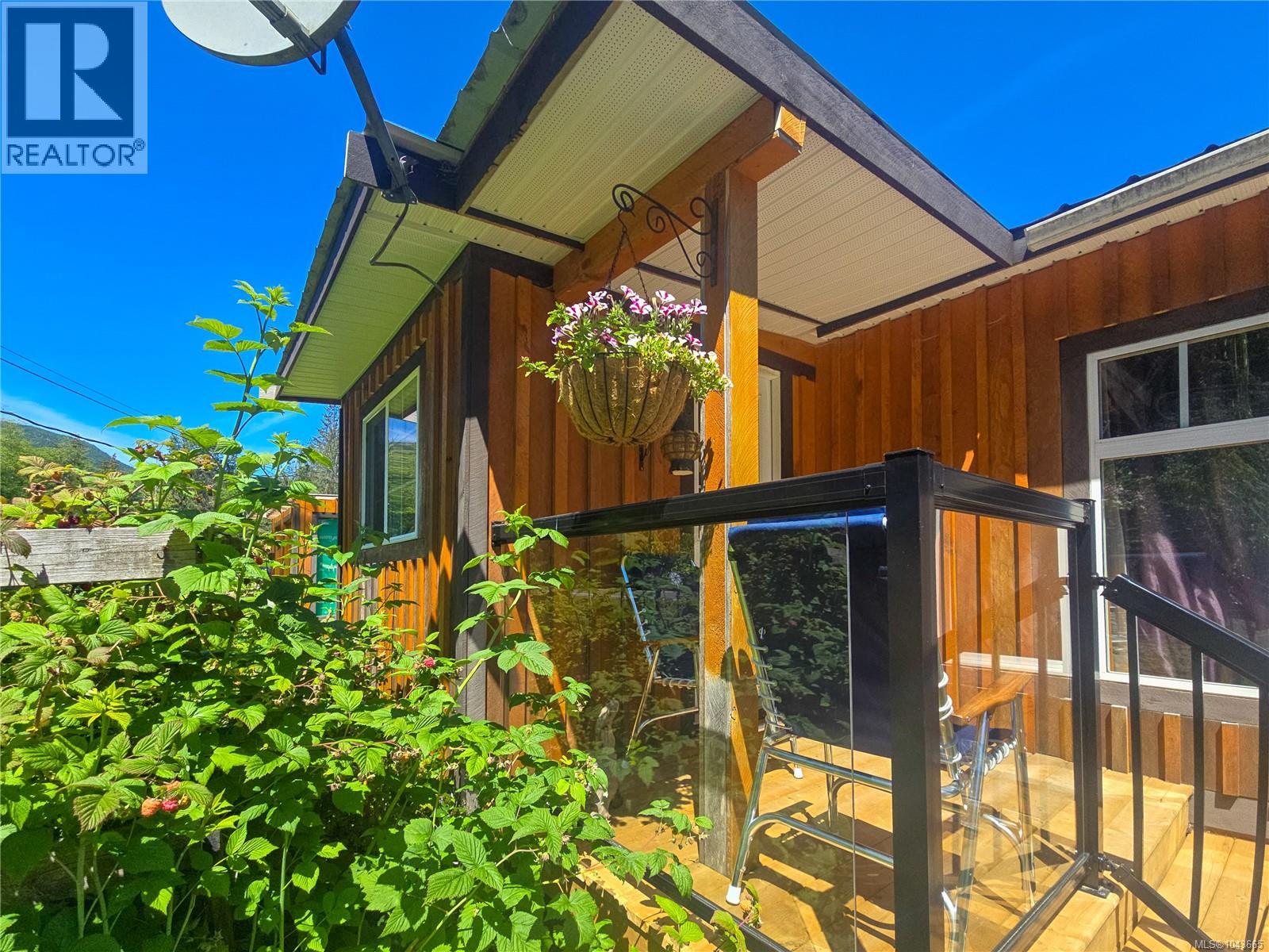 Residential in Sayward
