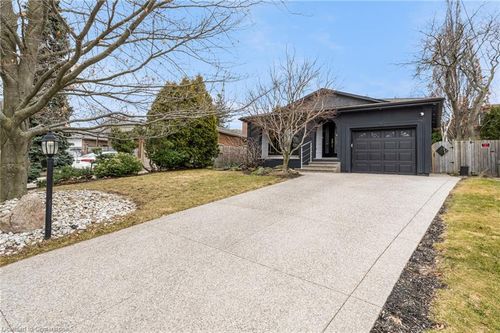 19 Minstrel Crt, Hamilton, ON, L9C5T3 | Card Image