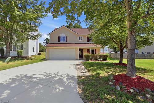 4 Vodington Cir, Greensboro, NC, 27405-9727 | Card Image
