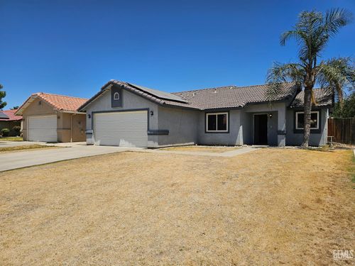 5400 Sugar Pine Dr, Bakersfield, CA, 93313-6015 | Card Image