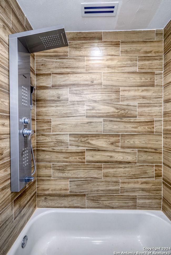 703 N 3 Rd St, Home with 0 bedrooms, 0 bathrooms and null parking in Carrizo Springs TX | Image 13