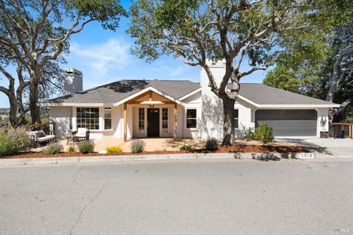 1218 Highland Dr, Novato, CA, 94949-5482 | Card Image