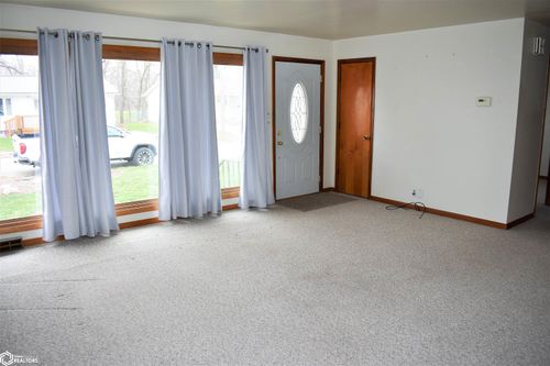 1009 Pearl St, Iowa Falls, IA, 50126-1353 | Card Image