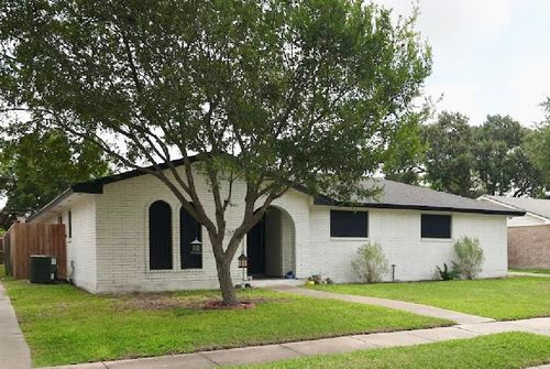 3614 Capri Dr, Corpus Christi, TX, 78415-3313 | Card Image