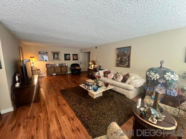 APT-207 - 4487 Colbath Ave, Condo with 2 bedrooms, 2 bathrooms and 2 parking in Sherman Oaks CA | Image 11