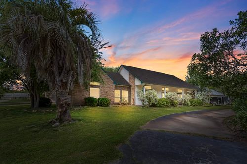 305 La Mesa St, Kingsland, TX, 78639-3785 | Card Image