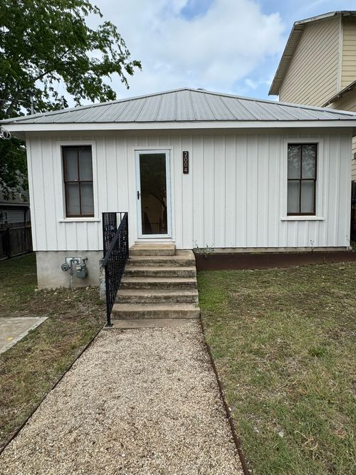 2004 Rosewood Avenue, Austin, TX, 78702 | Card Image