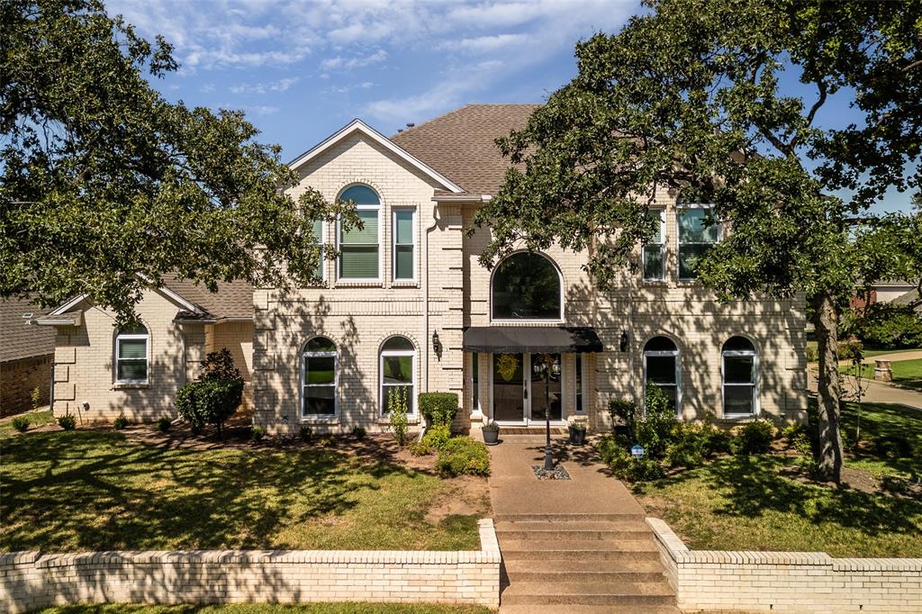 Saratoga Ln, Arlington, TX 76017