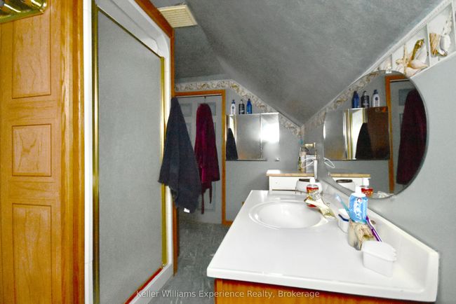 342 King St, Home with 0 bedrooms, 0 bathrooms and 4 parking in Midland ON | Image 42