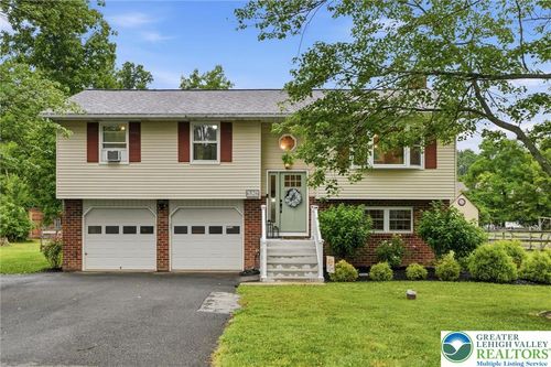 6526 Skyview Ln, Coopersburg, PA, 18036-1133 | Card Image