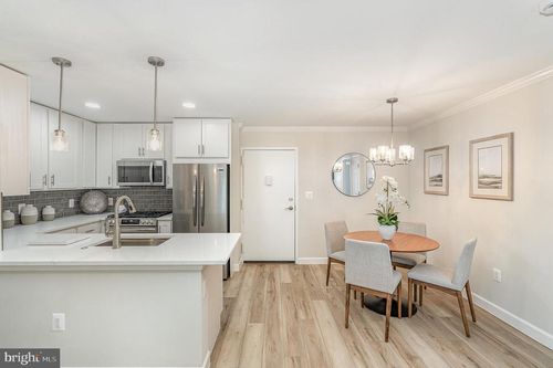 411-75 S Reynolds St, ALEXANDRIA, VA, 22304-3156 | Card Image