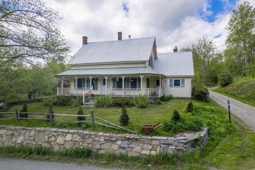 5735 Vt Route 11, Londonderry, VT, 05148-9749 | Card Image