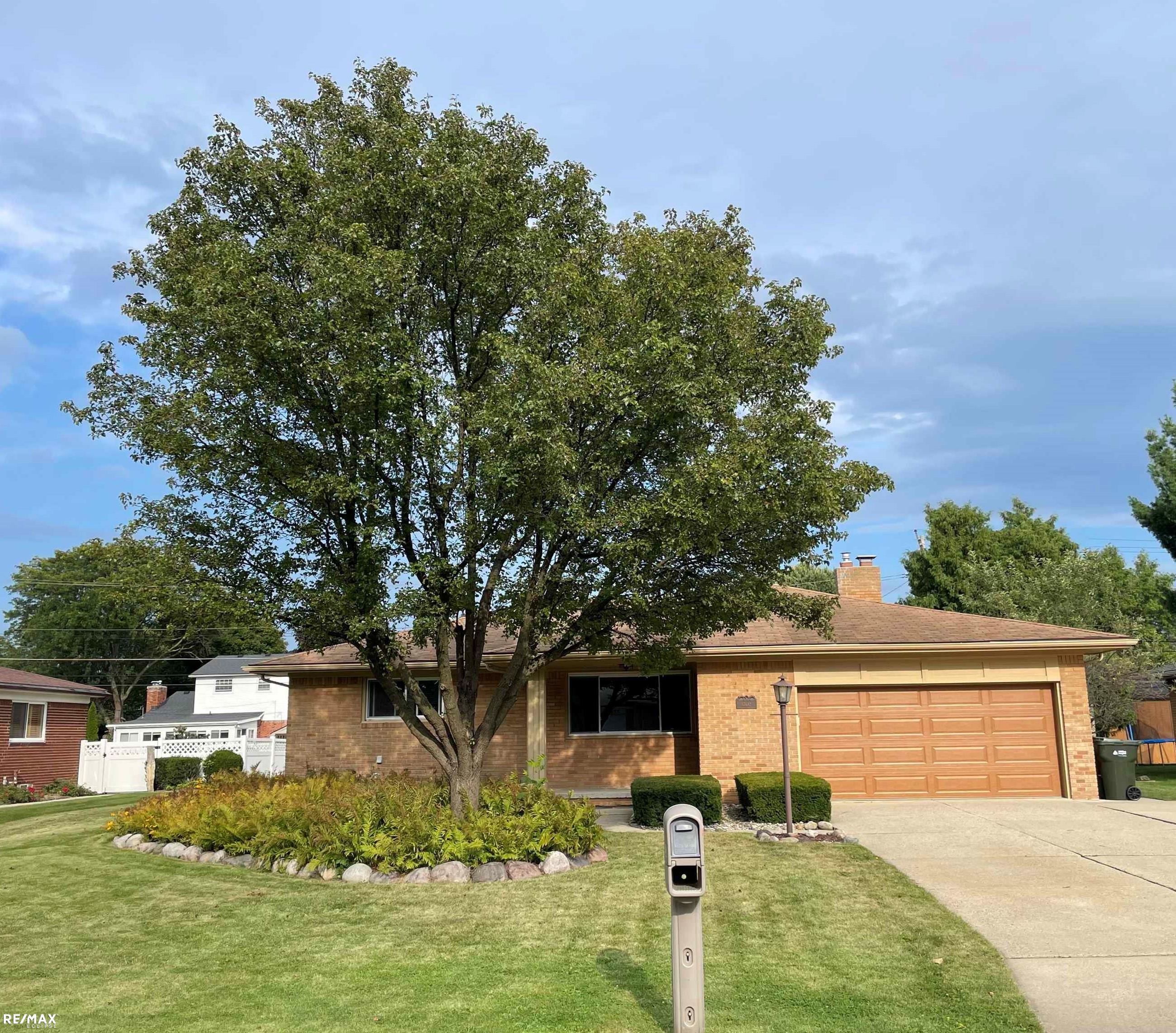Brookwood Dr, Sterling Heights, MI 48312