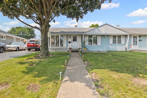8766 S Duffy Ave, Hometown, IL, 60456-1001 | Card Image