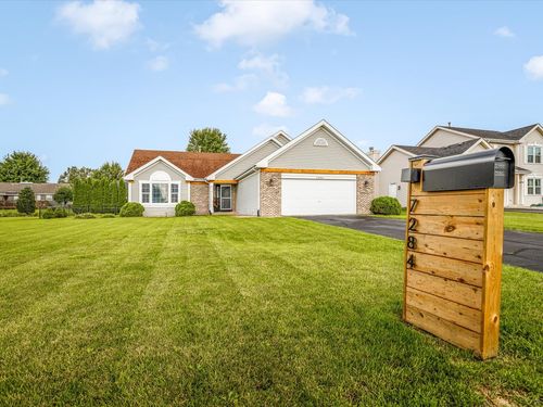 7284 Thomas Dr, LOVES PARK, IL, 61111-5322 | Card Image