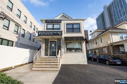 1618 Parker Ave, Fort Lee, NJ, 07024-6927 | Card Image